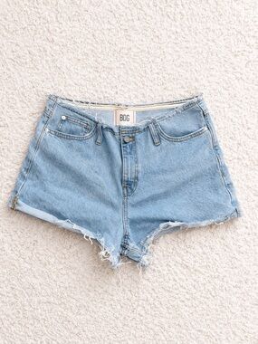 BDG Urban Outfitters Light Wash Distressed Denim Shorts Size 30